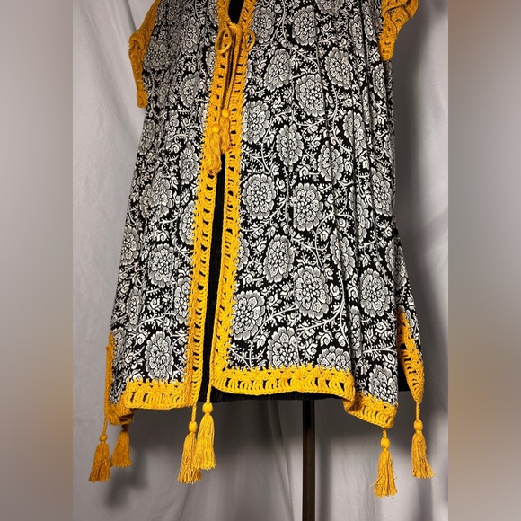Ivy Jane Boho Floral Kimono Cardigan Med Black White Mustard Crochet Trim - Picture 3 of 13
